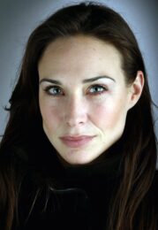 Claire Forlani