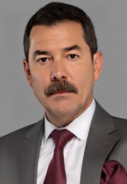 Fikret Kuşkan