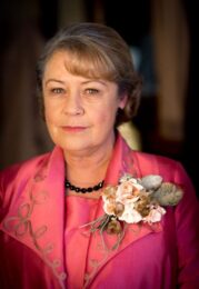 Noni Hazlehurst