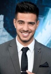 Vadhir Derbez